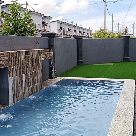 Rania Homestay With Private Pool Seri Iskandar Perak Near Utp Uitm Kampong Bota Road Екстер'єр фото